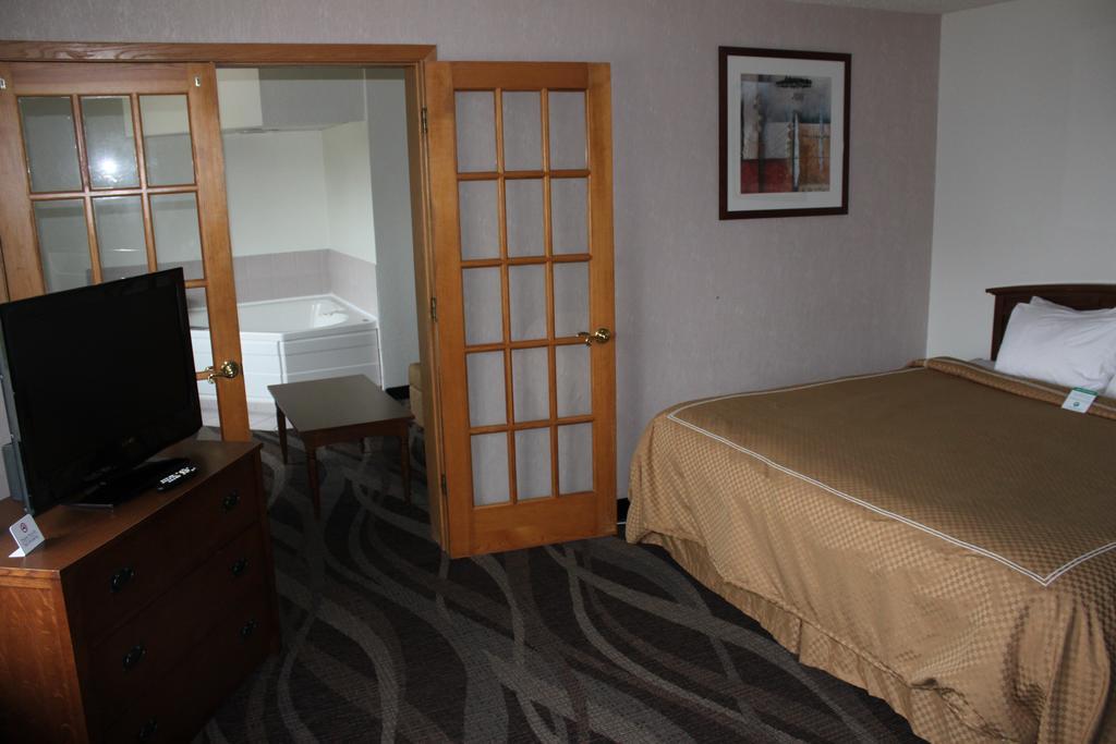 Boarders Inn And Suites By Cobblestone Hotels - Ripon Buitenkant foto