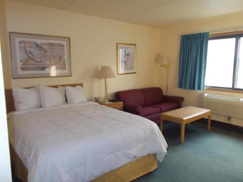 Boarders Inn And Suites By Cobblestone Hotels - Ripon Buitenkant foto