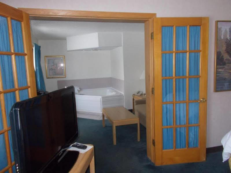 Boarders Inn And Suites By Cobblestone Hotels - Ripon Buitenkant foto