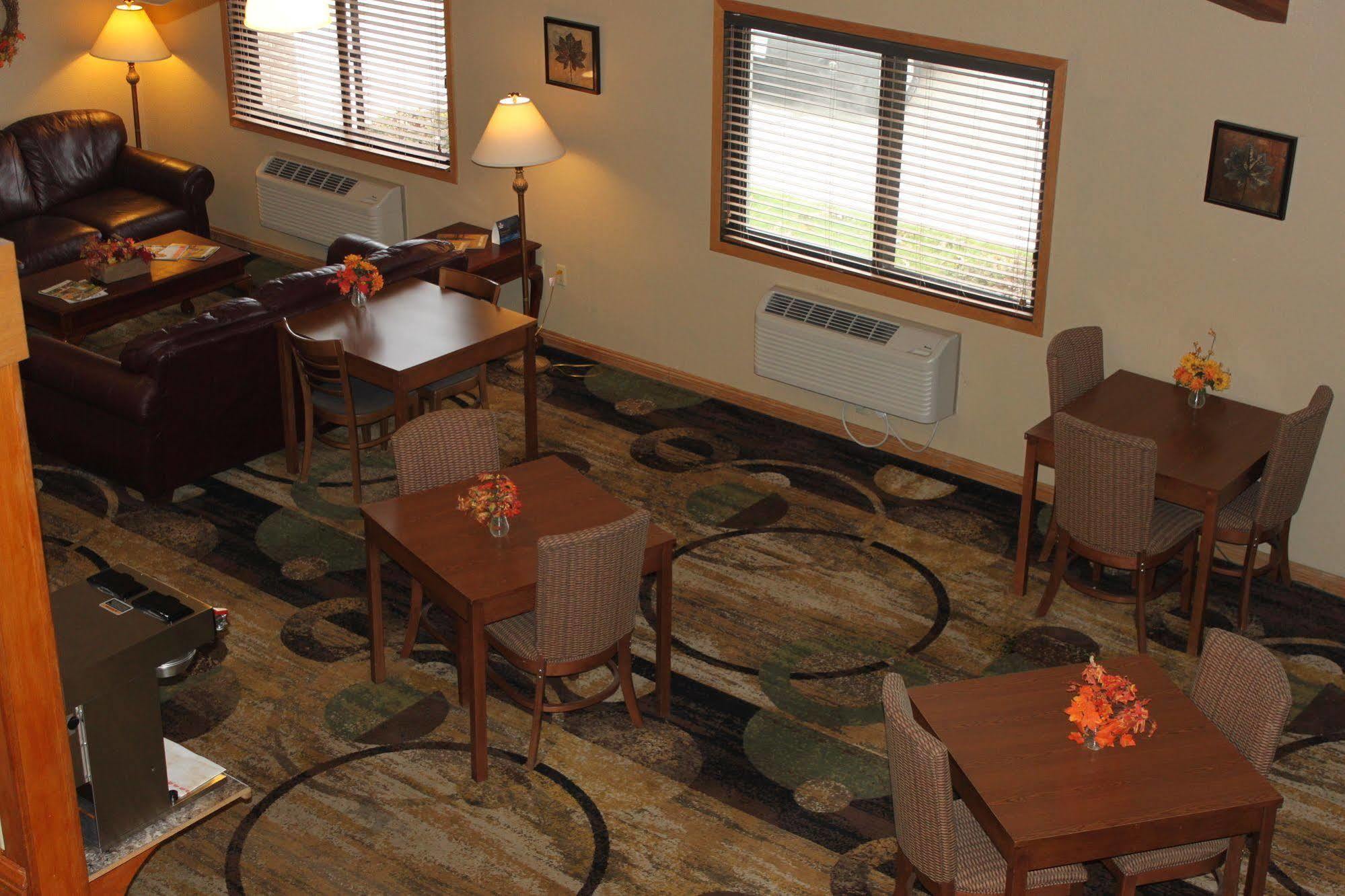 Boarders Inn And Suites By Cobblestone Hotels - Ripon Buitenkant foto