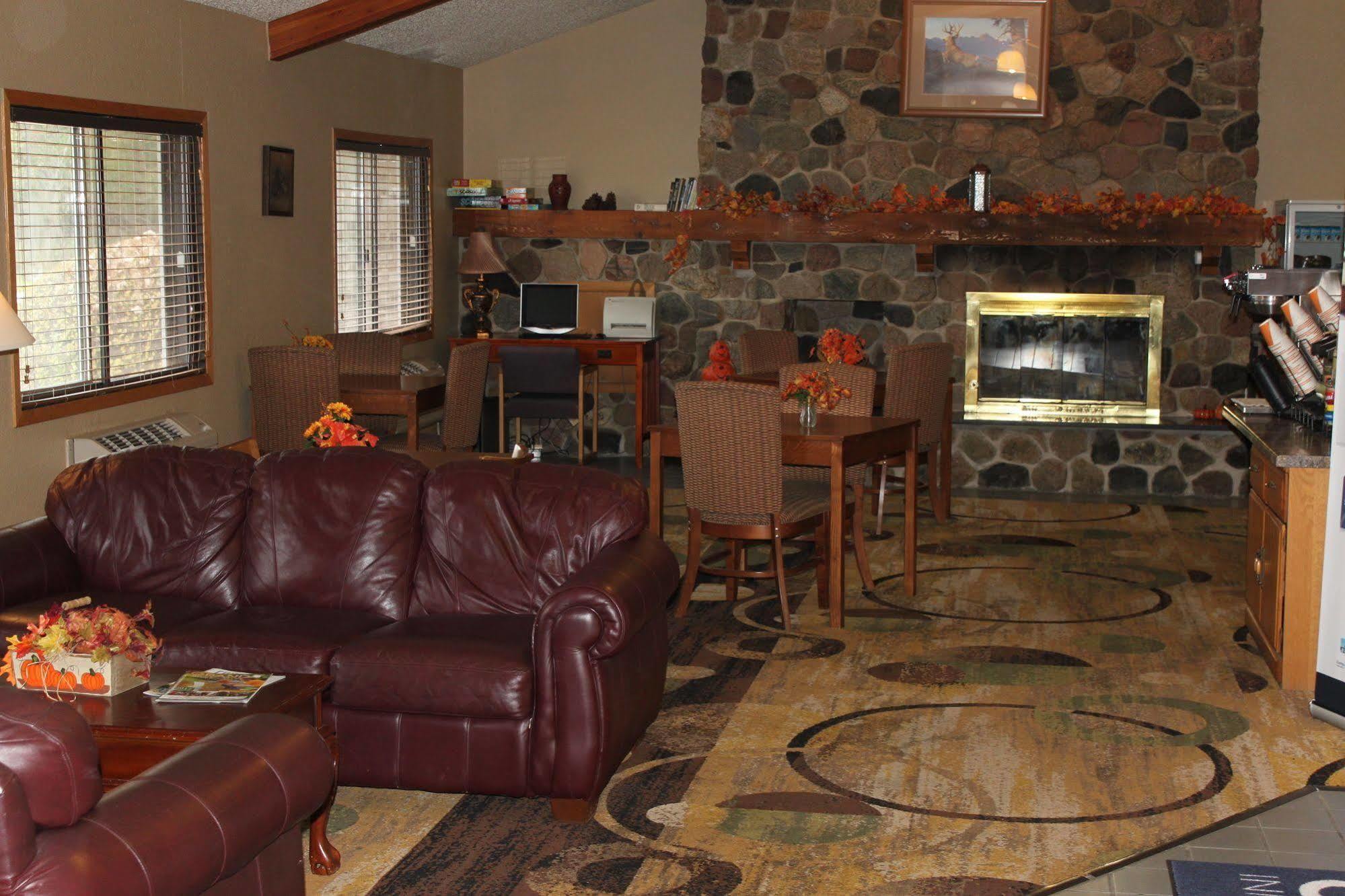 Boarders Inn And Suites By Cobblestone Hotels - Ripon Buitenkant foto