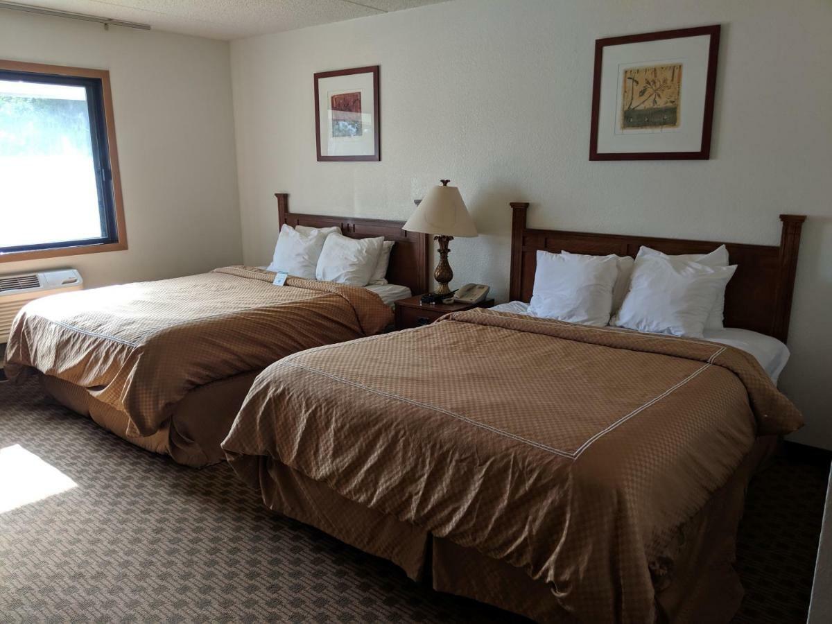 Boarders Inn And Suites By Cobblestone Hotels - Ripon Buitenkant foto
