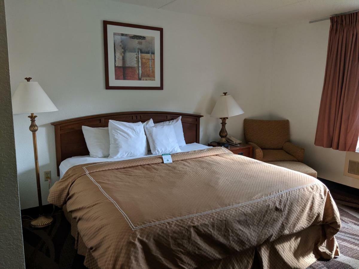 Boarders Inn And Suites By Cobblestone Hotels - Ripon Buitenkant foto